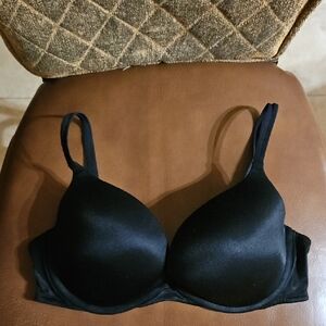 Victoria's Secret Very Sexy Push Up Underwire Black Bra Lined Padded